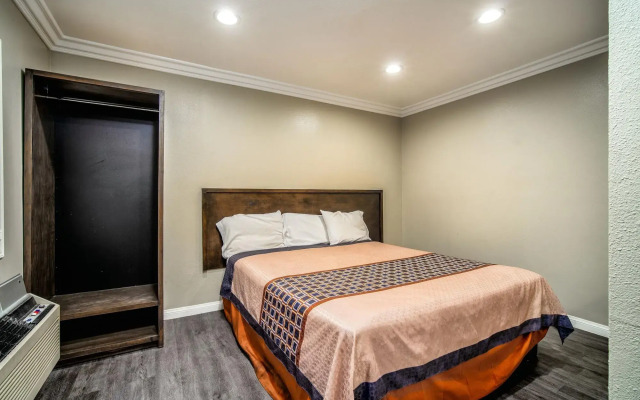 Regency Inn & Suites