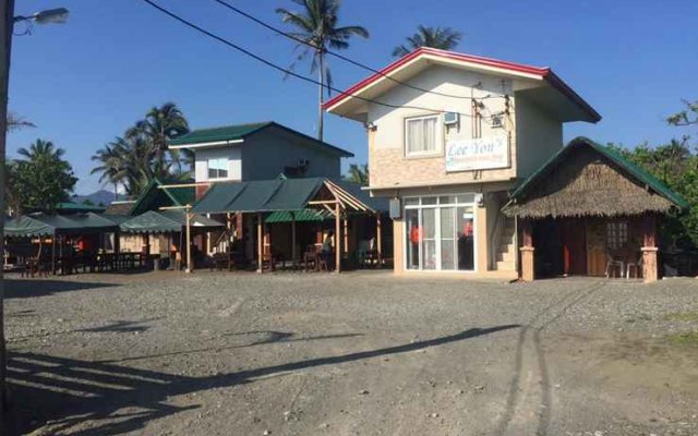 Lee Yon's Oceanfront Inn