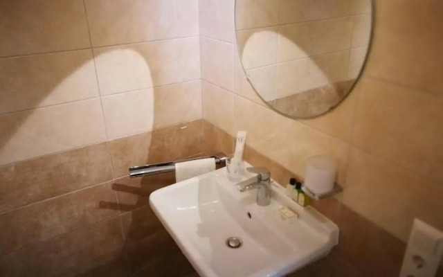 Mandarina Hotel STRASSEN