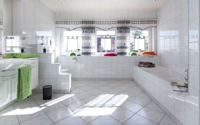 Country House at the Lighthouse