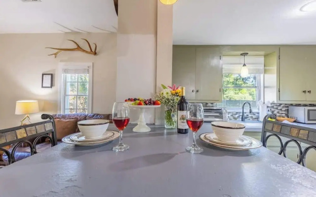 Tristian Suite Walk to Main Street