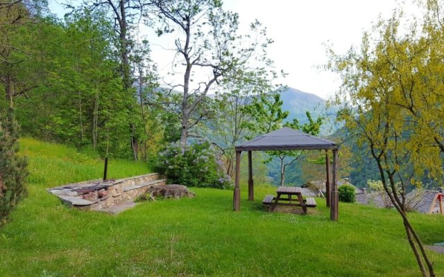 Chalet with One Bedroom in Fontainemore, with Wonderful Mountain View, Enclosed Garden And Wifi - 13 Km From the Slopes