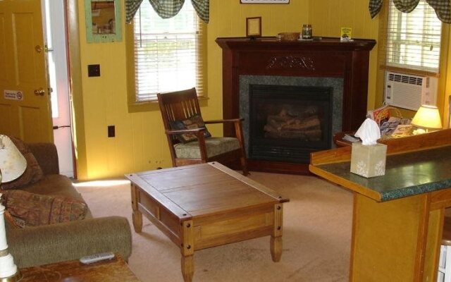 Spruce Moose Lodge and Cottages