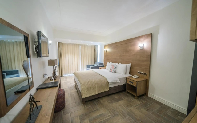 Aurasia Beach Hotel