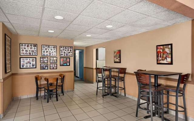 Days Inn by Wyndham Canastota/Verona