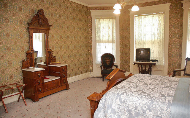 The Grand Anne Bed & Breakfast