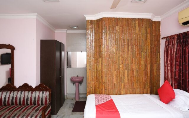 OYO 11715 MCC Guest House