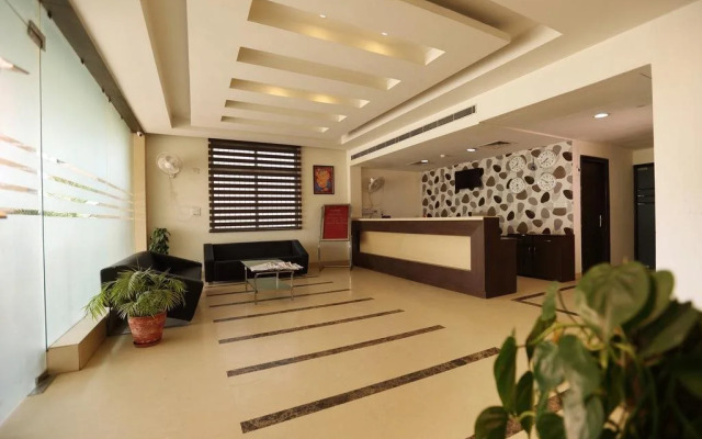 Hotel Azad Square by Oyo Rooms