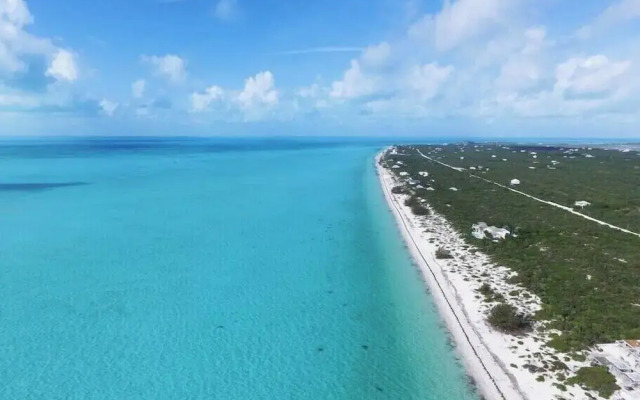 2bdr Beachside Vacation Villa, Hotel Amenities v6
