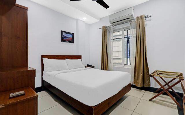 OYO Townhouse 595 Majestic Inn