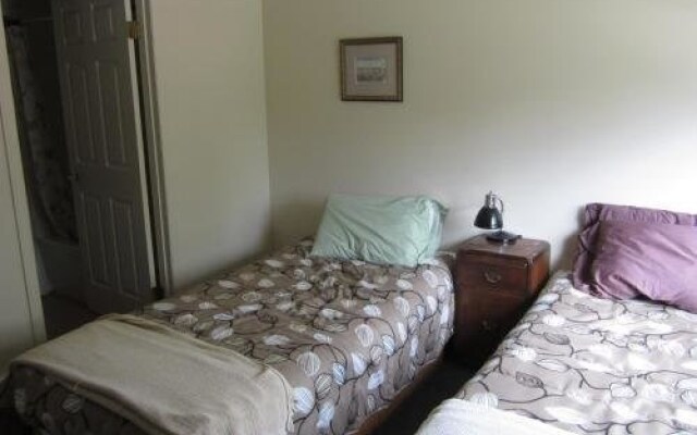 Johnson's Crossing Lodge