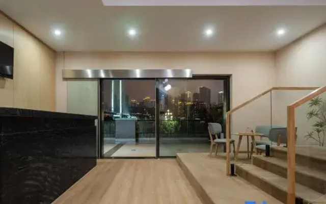 Yixi Hotel (Chongqing Nanbin Road Changjiang International)