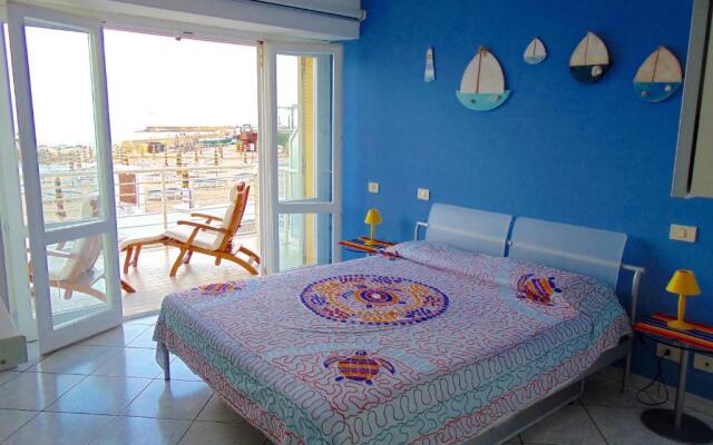N226 - Numana, meraviglioso bilocale fronte mare