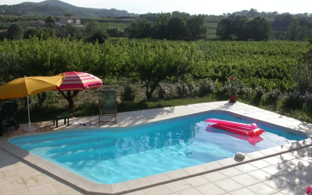 Beautiful Provencal Farmhouse With Private Pool