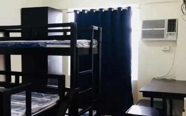 OYO 699 Forbes Hall