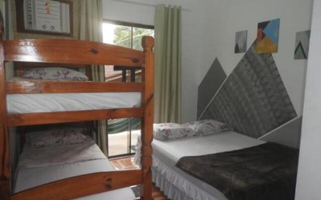 Rio Surf House Hostel e Pousada