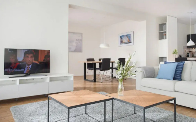 Two Room Apartment Overlooking the Harbor