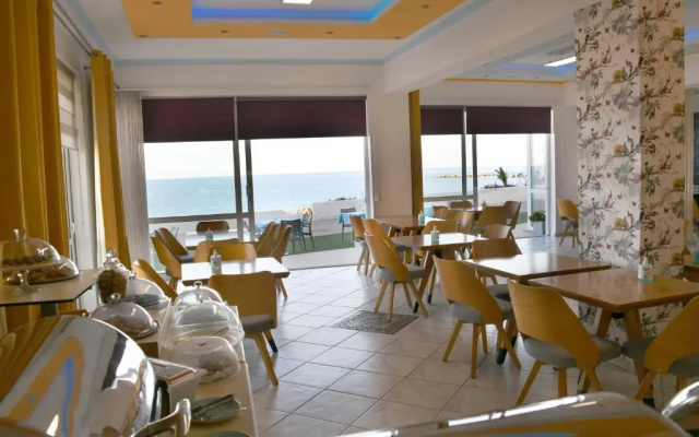 Klinakis Beach Hotel