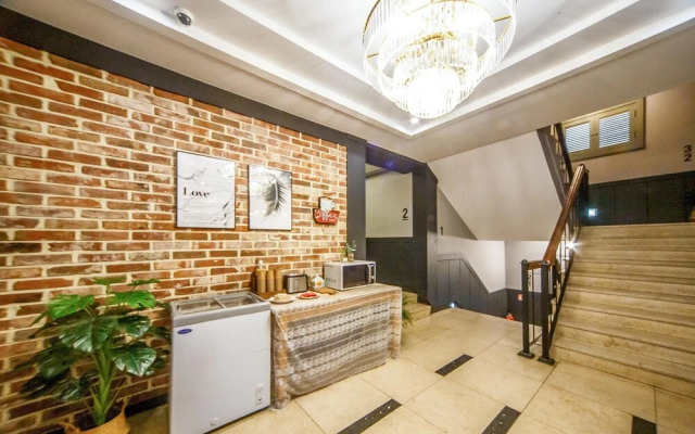 Jeonju Deokjindong MOMENT 708