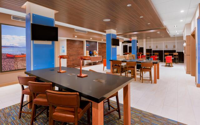 Holiday Inn Express & Suites Prosser - Yakima Valley Wine, an IHG Hotel