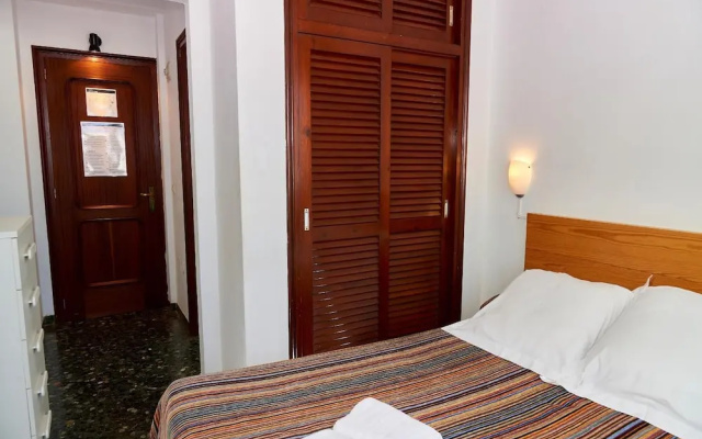 Hostal Illes Pitiüses