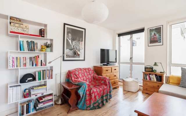 Quirky 1Bed Sleeps 4, 10 Mins To Mile End Tube