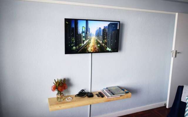 Elegant 1 Bedroom Apartment in Gardens