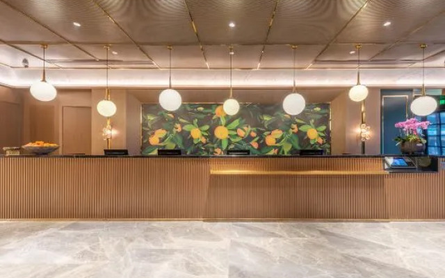 Orange Hotel (Hangzhou Binjiang Xingguang Avenue Pedestrian Street)