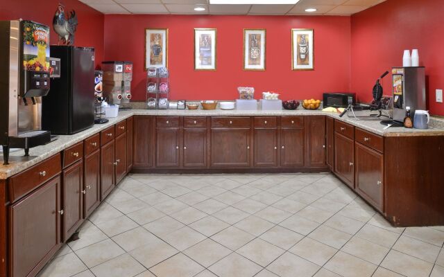 Red Roof Inn & Suites Newark - University