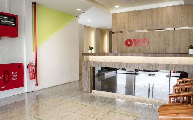 Oyo 90105 Towermas Hotel