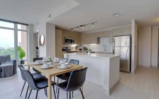 Wonderful 2BR Condo at Crystal City