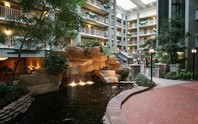 Embassy Suites by Hilton Pittsburgh International Airport 