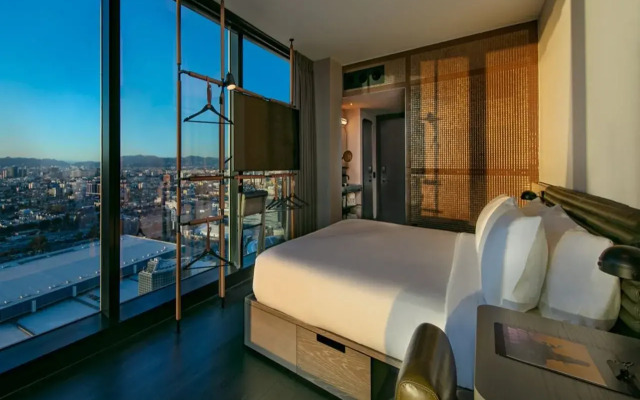Moxy Downtown Los Angeles