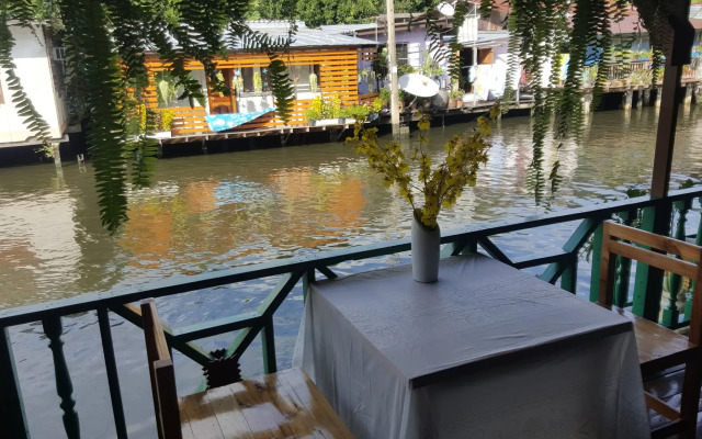 Bang Luang House