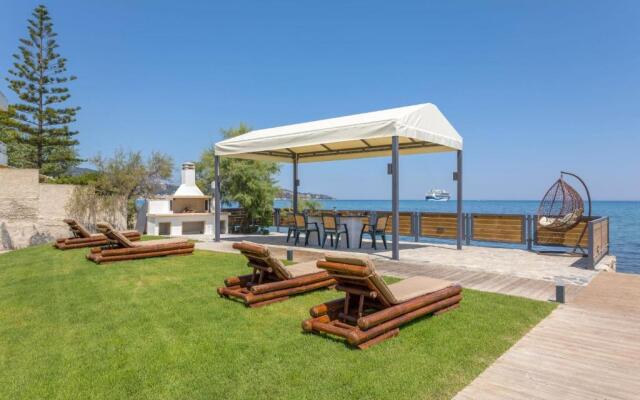 Venetico Beachfront Apartments & Suites - Sea View Apartment