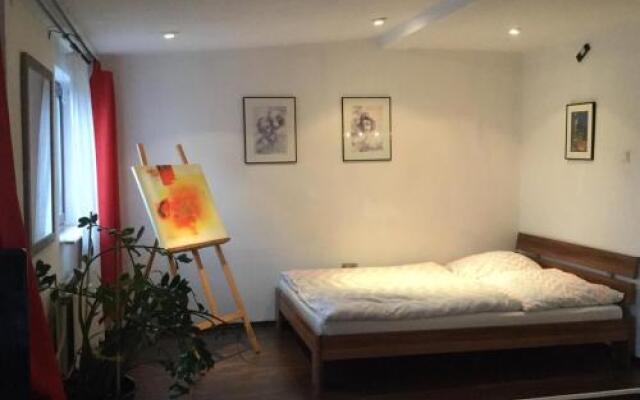 Albi Studio HH Airport