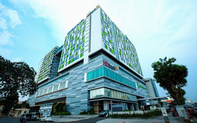 Republic Plaza Serviced Apartment