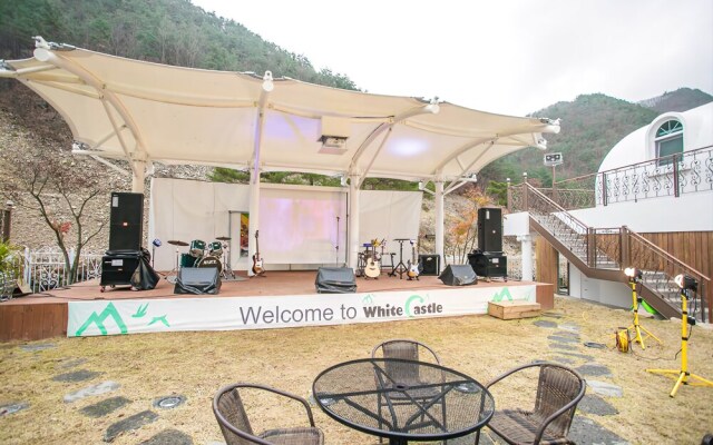 Geumsan Forest White Castle Pension