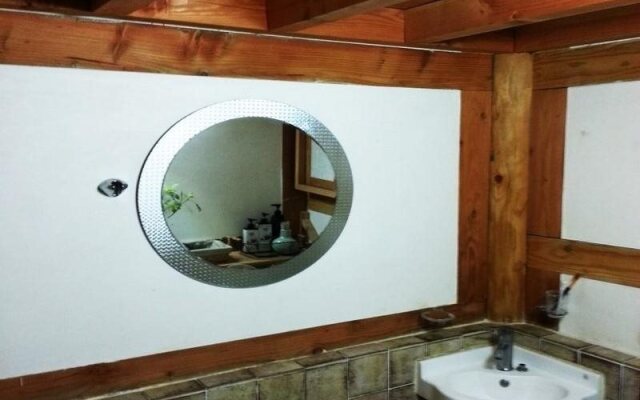 Eoddeon Hanok Guesthouse