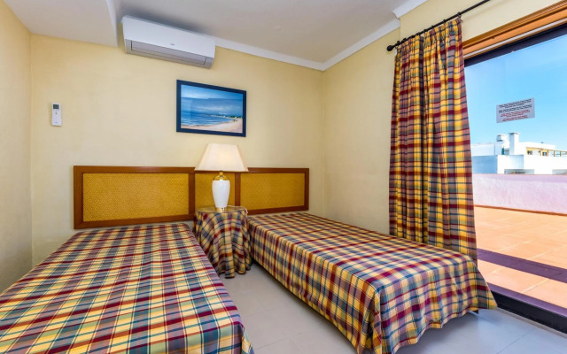 Apartamentos Turísticos Janelas do Mar