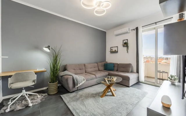 Modern Apartment With Scenic Views Earthy Vibes