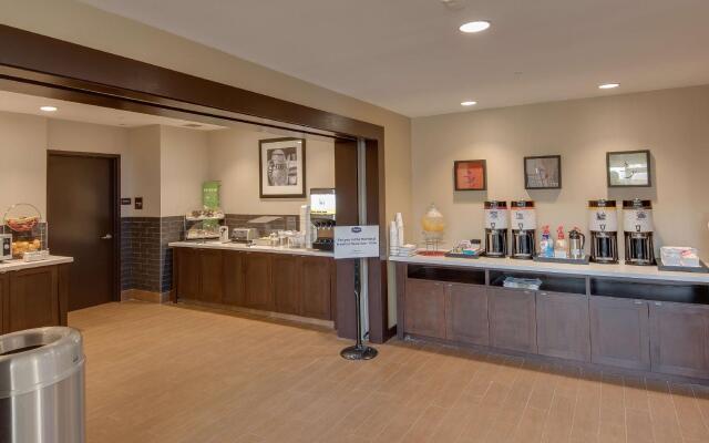 Hampton Inn & Suites Los Angeles - Glendale