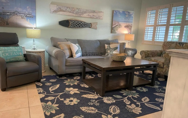 Barefoot Dreams - 201 - 76th E