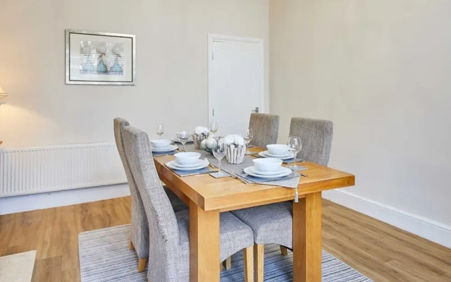 Host Stay Appleton House