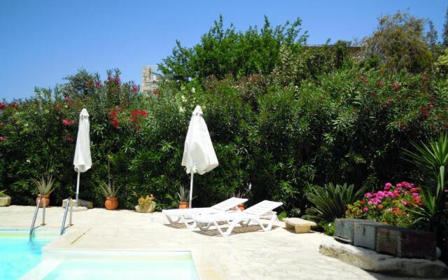 Petaloudes 2