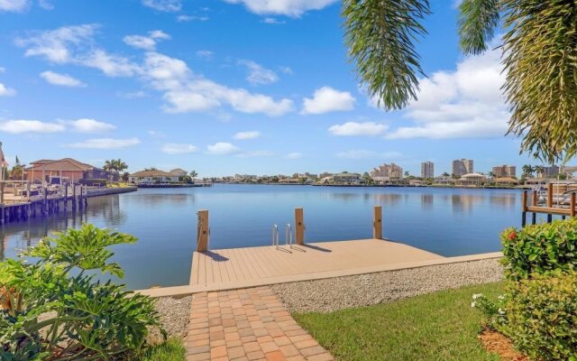 Waterfront Home With Spectacular View, Pool and spa