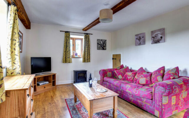Holiday Home Y Barcud Coch