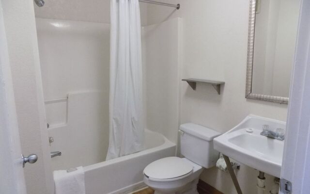 InTown Suites Extended Stay Austin TX - North Lamar Blvd