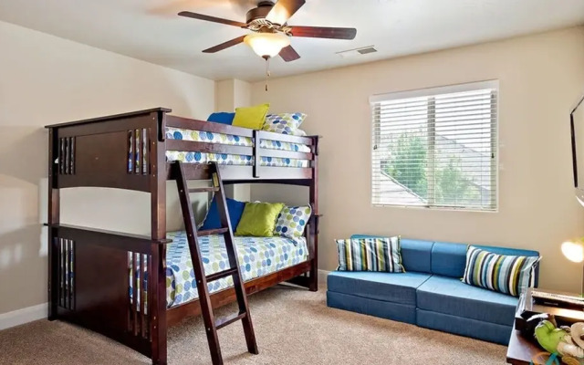 Canyon Oasis 4 Bedroom Apts