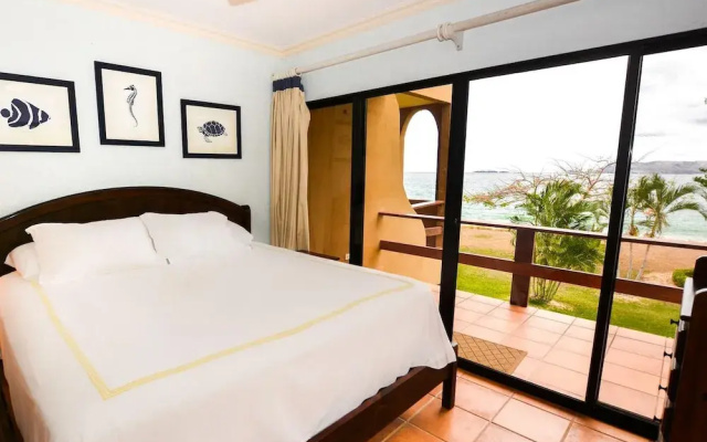 Elegant 3BR Beachfront Condo with Spacious Interior, Ocean-View Terrace & Direct Access to Playa Flamingo